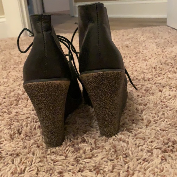 Black lace up wedges - Picture 4 of 4